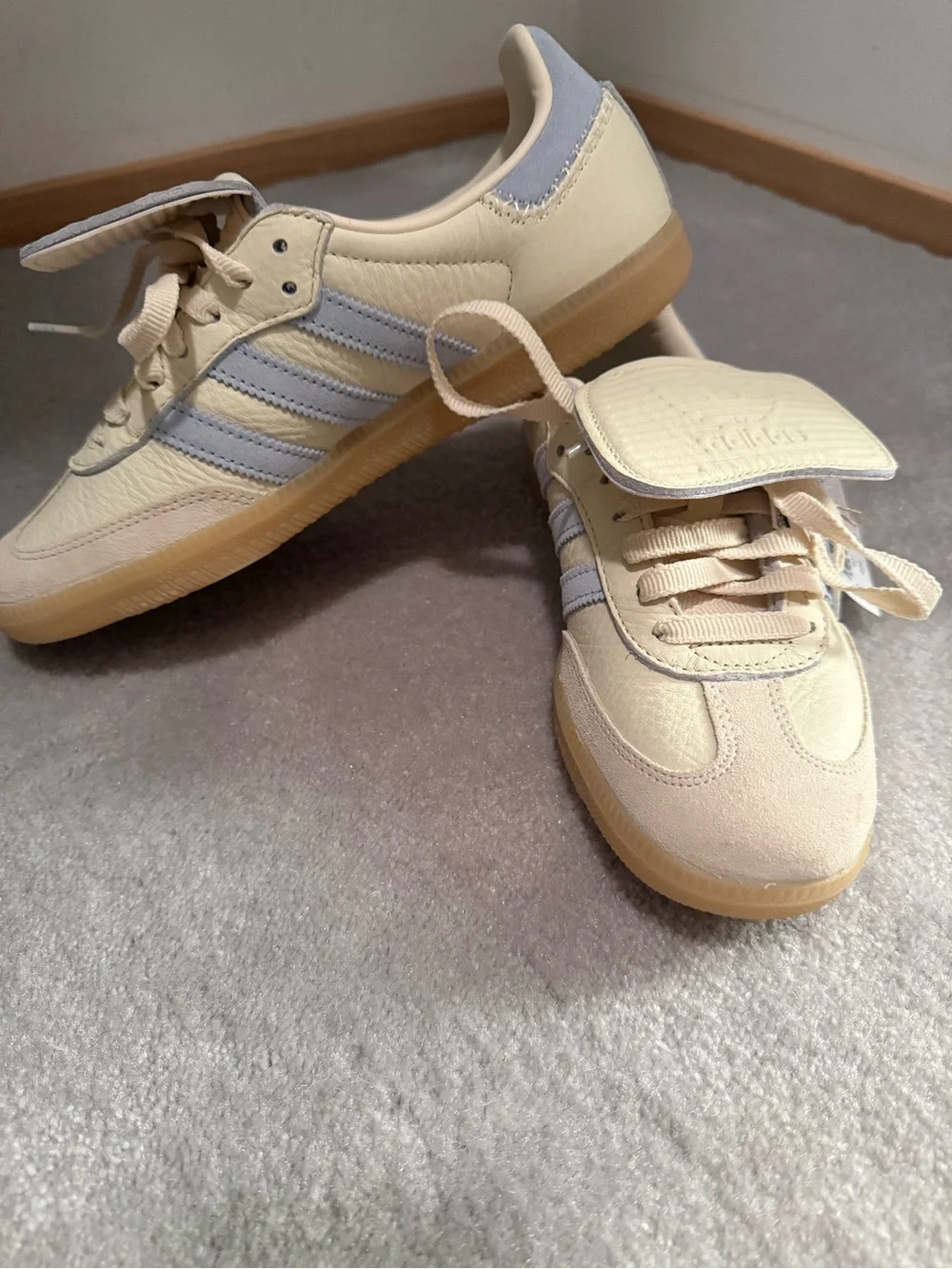 adidas Samba Cream with Light Blue Stripes - Picture 3 of 6